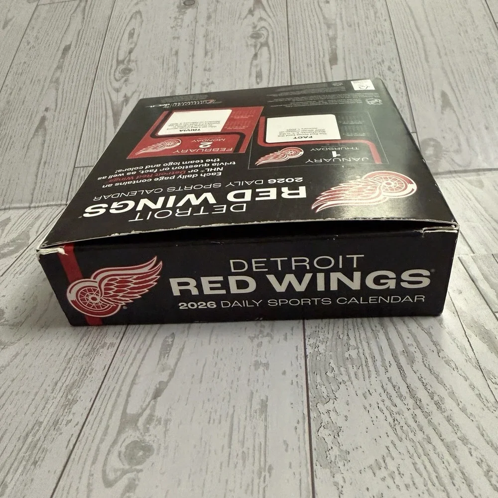 Turner Licensing, ‎ NHL Detroit Red Wings 2026 Daily Desk Calendar Official
